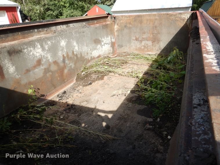 image for item AF9979 2006 International 7500  dump truck