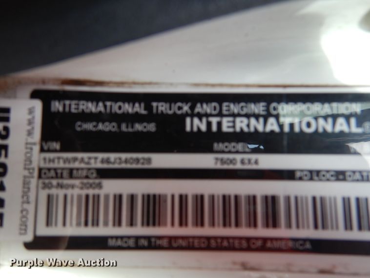image for item AF9979 2006 International 7500  dump truck