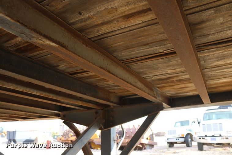 image for item DD6144 1974 Fruehauf FBZ9-F2-40 office trailer