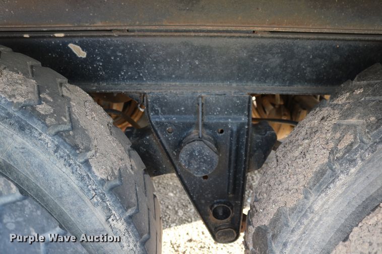 image for item DD6144 1974 Fruehauf FBZ9-F2-40 office trailer