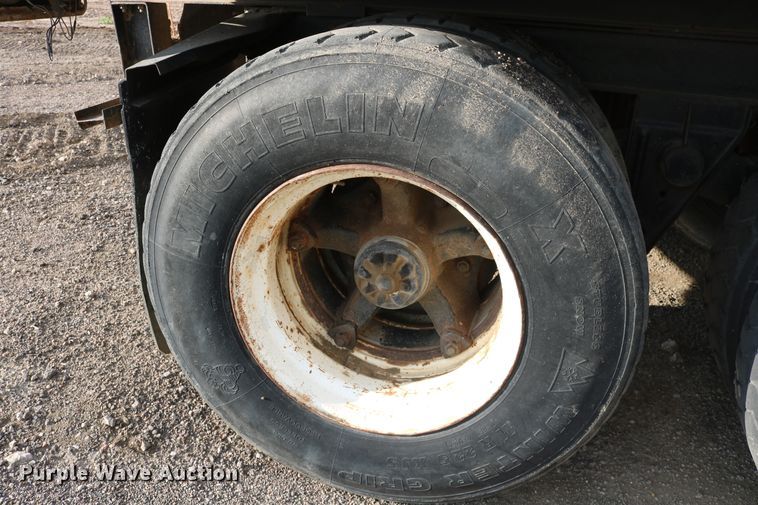 image for item DD6144 1974 Fruehauf FBZ9-F2-40 office trailer