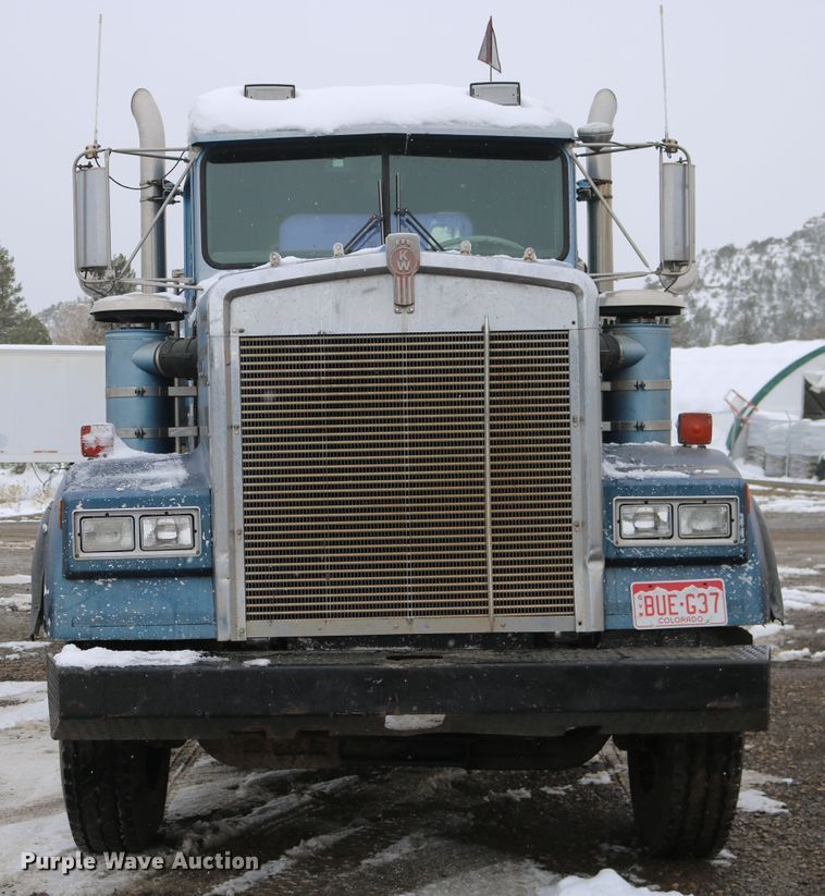 image for item DD6155 1984 Kenworth W900  vacuum truck