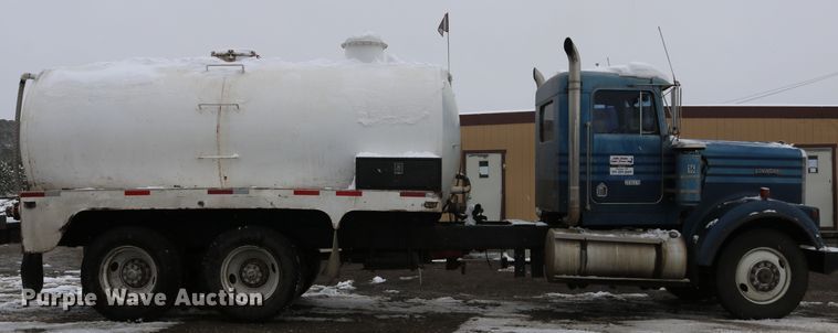 image for item DD6155 1984 Kenworth W900  vacuum truck