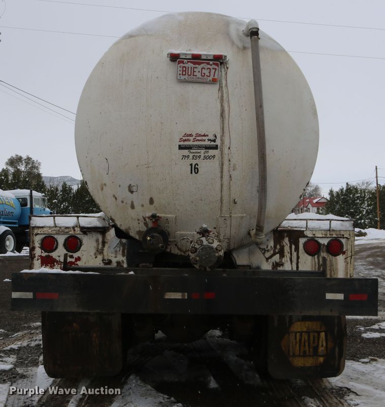 image for item DD6155 1984 Kenworth W900  vacuum truck