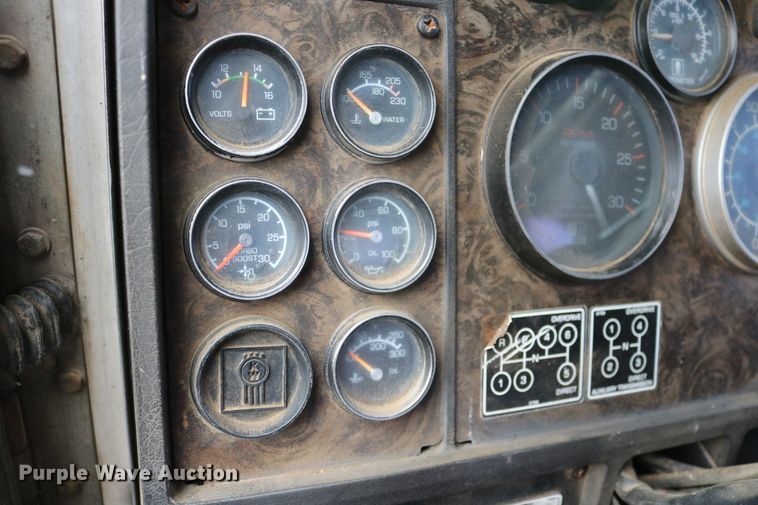 image for item DD6155 1984 Kenworth W900  vacuum truck