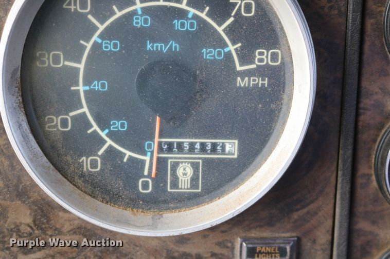 image for item DD6155 1984 Kenworth W900  vacuum truck