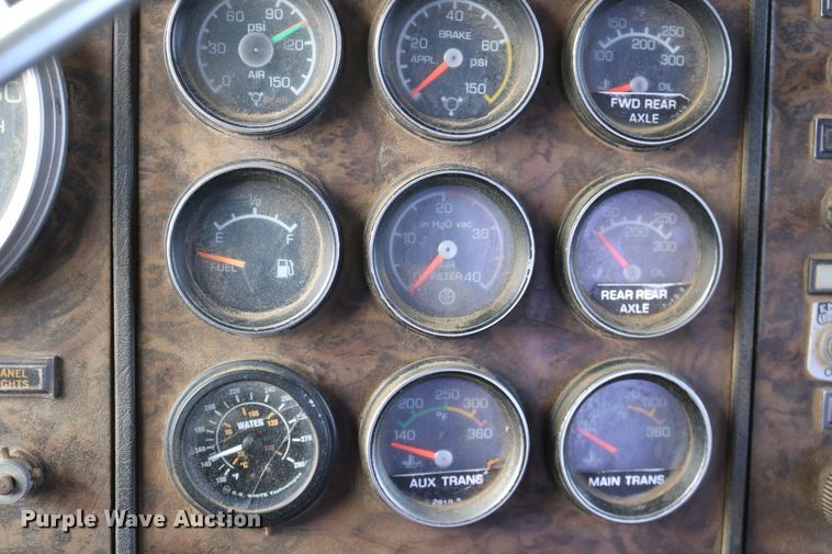 image for item DD6155 1984 Kenworth W900  vacuum truck