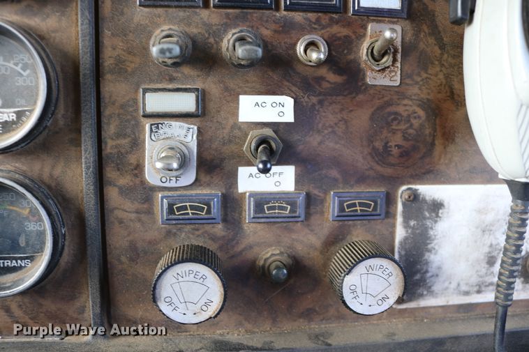 image for item DD6155 1984 Kenworth W900  vacuum truck