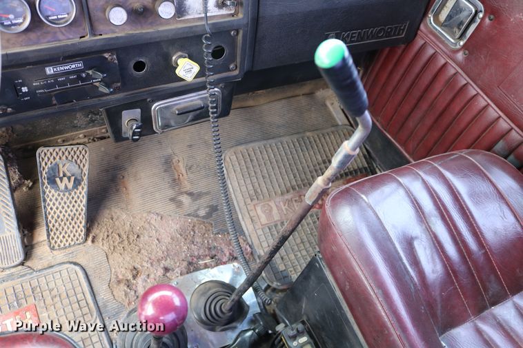 image for item DD6155 1984 Kenworth W900  vacuum truck