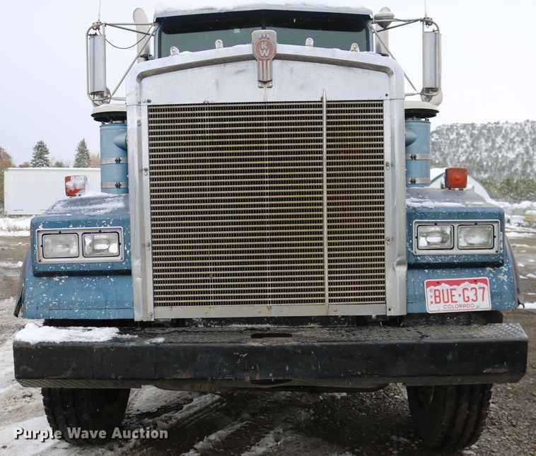 image for item DD6155 1984 Kenworth W900  vacuum truck