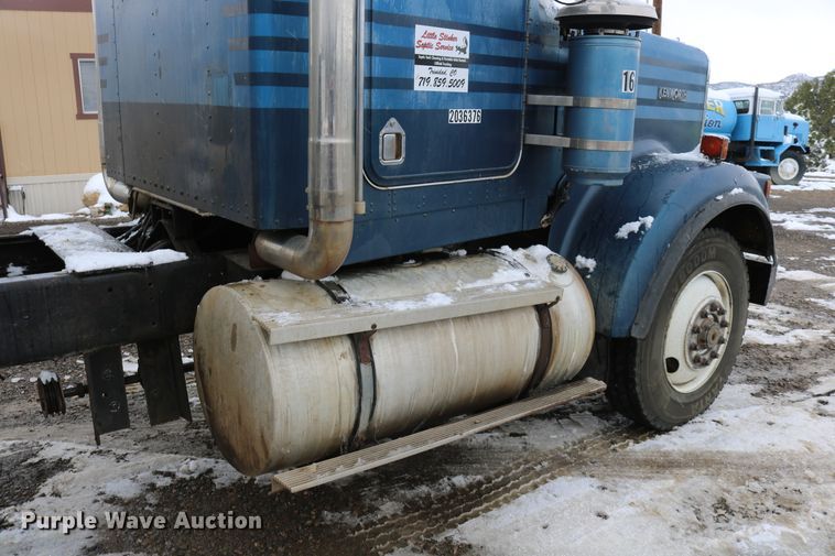 image for item DD6155 1984 Kenworth W900  vacuum truck