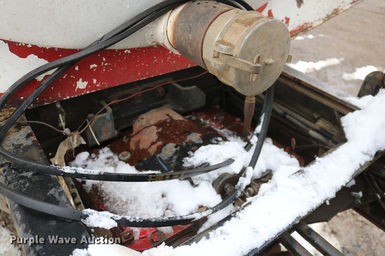 image for item DD6155 1984 Kenworth W900  vacuum truck