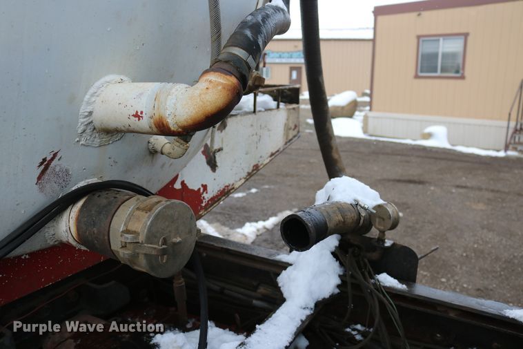 image for item DD6155 1984 Kenworth W900  vacuum truck