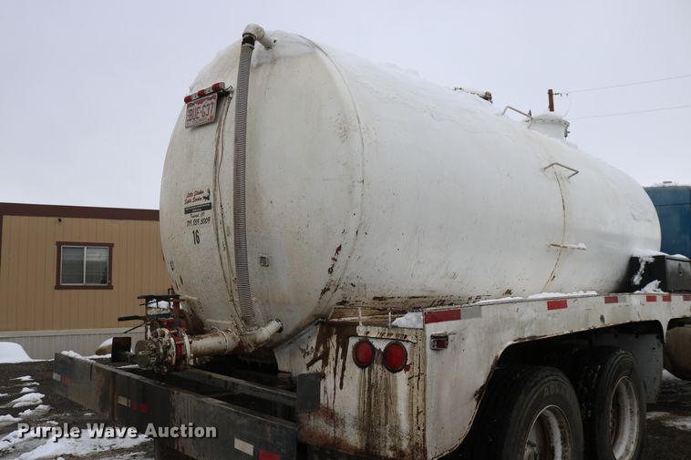 image for item DD6155 1984 Kenworth W900  vacuum truck