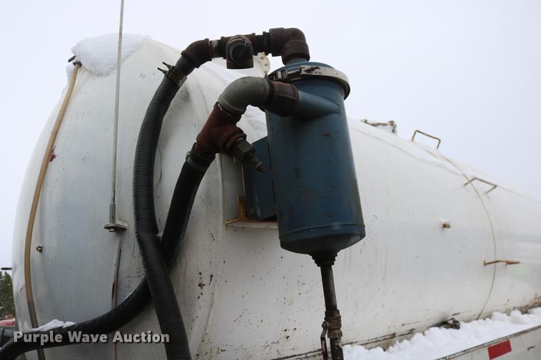 image for item DD6155 1984 Kenworth W900  vacuum truck