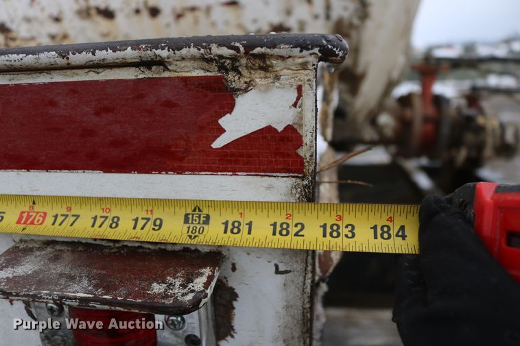 image for item DD6155 1984 Kenworth W900  vacuum truck