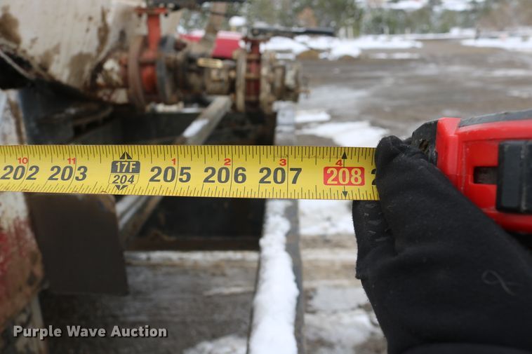 image for item DD6155 1984 Kenworth W900  vacuum truck