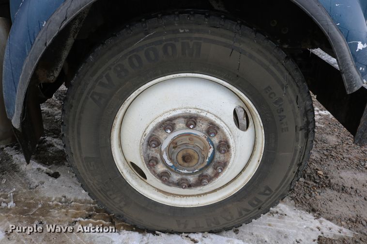 image for item DD6155 1984 Kenworth W900  vacuum truck