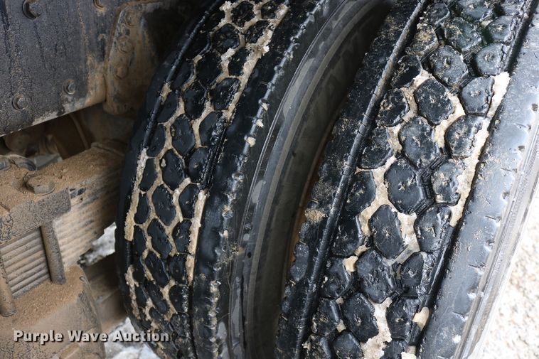 image for item DD6155 1984 Kenworth W900  vacuum truck