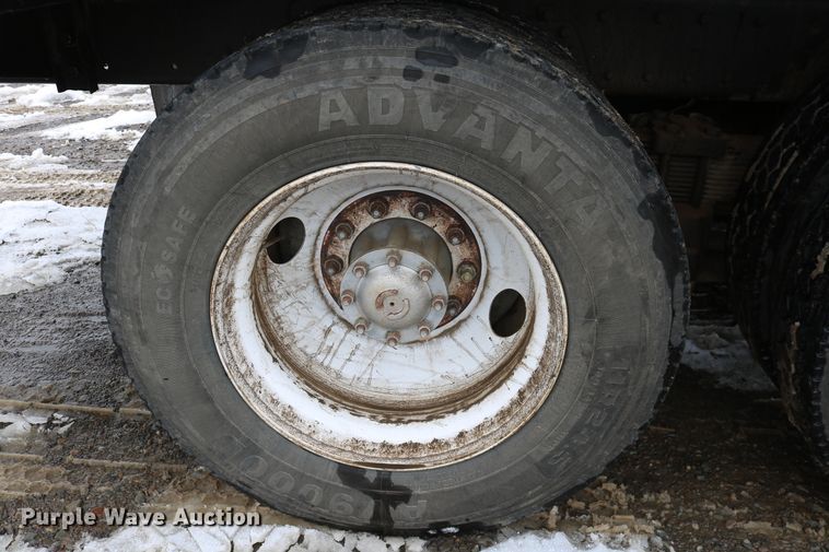 image for item DD6155 1984 Kenworth W900  vacuum truck