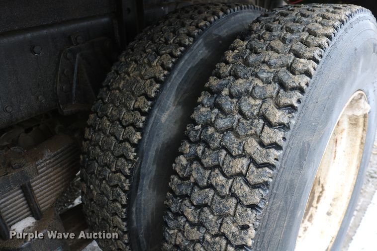 image for item DD6155 1984 Kenworth W900  vacuum truck