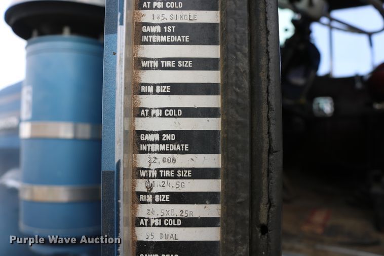 image for item DD6155 1984 Kenworth W900  vacuum truck