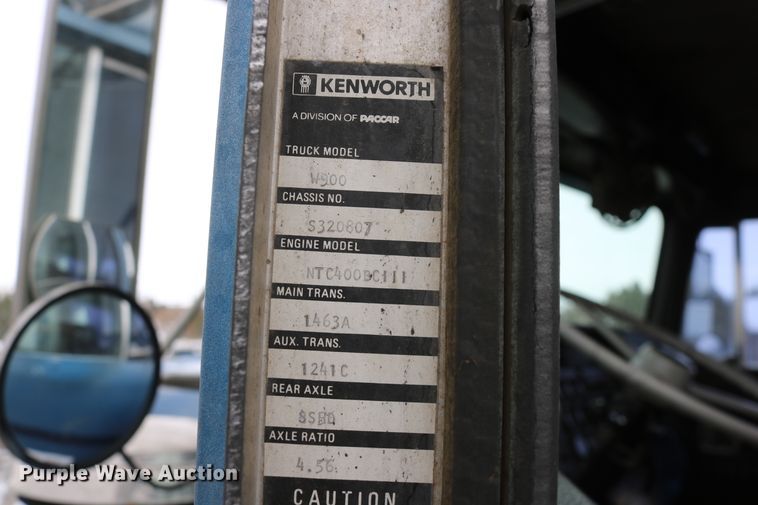 image for item DD6155 1984 Kenworth W900  vacuum truck