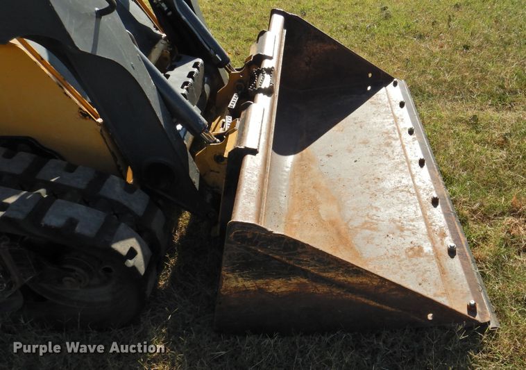 image for item DG1489 2012 John Deere 323D  tracked skid steer loader