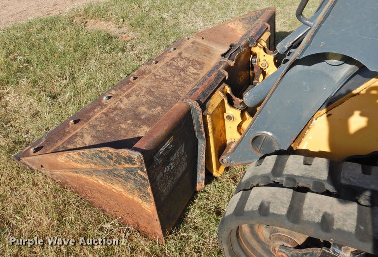 image for item DG1489 2012 John Deere 323D  tracked skid steer loader