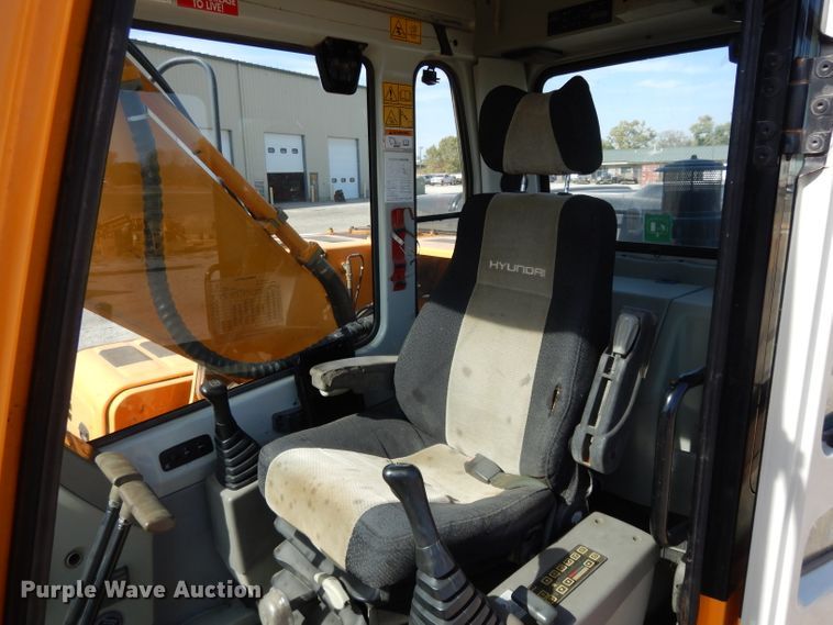 image for item DH3253 2006 Hyundai Robex 210LC-7  excavator