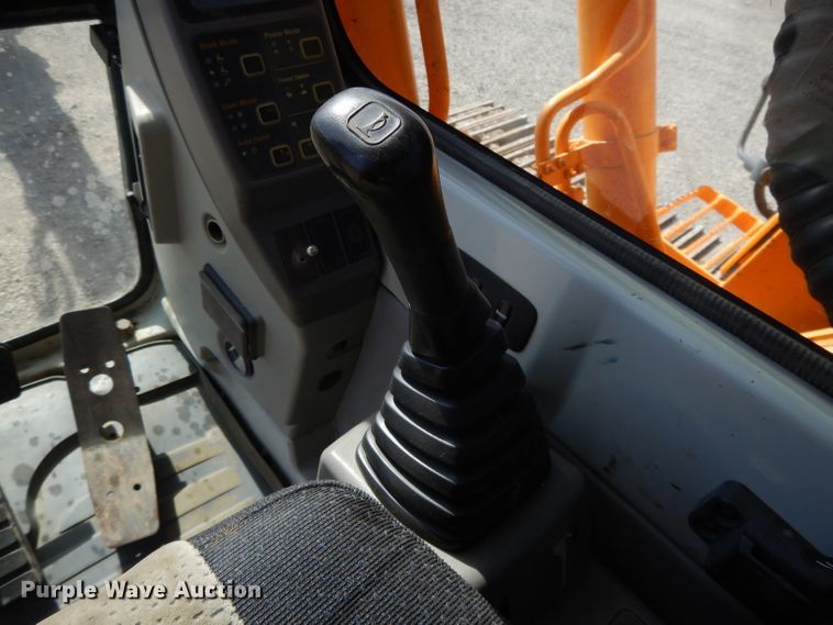 image for item DH3253 2006 Hyundai Robex 210LC-7  excavator