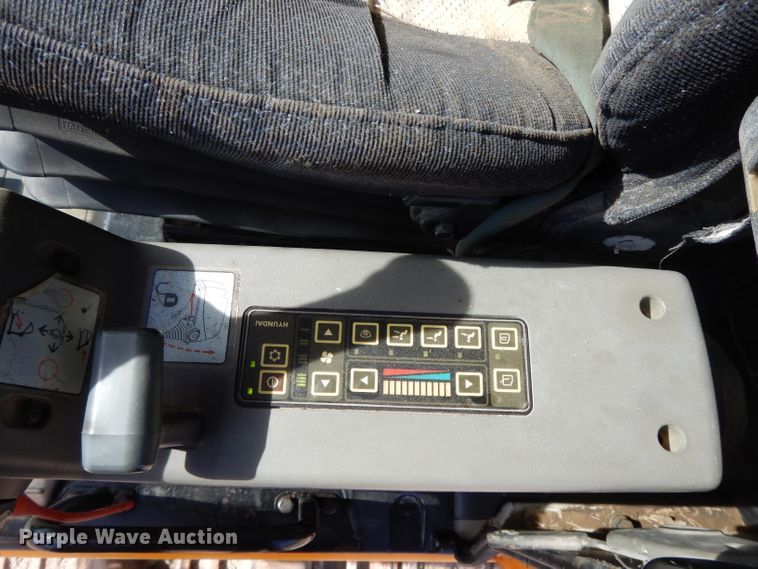 image for item DH3253 2006 Hyundai Robex 210LC-7  excavator