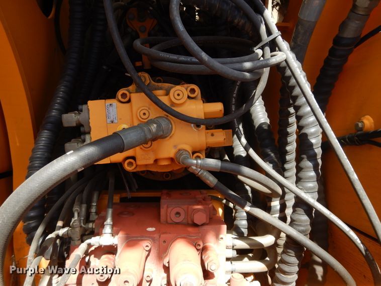 image for item DH3253 2006 Hyundai Robex 210LC-7  excavator