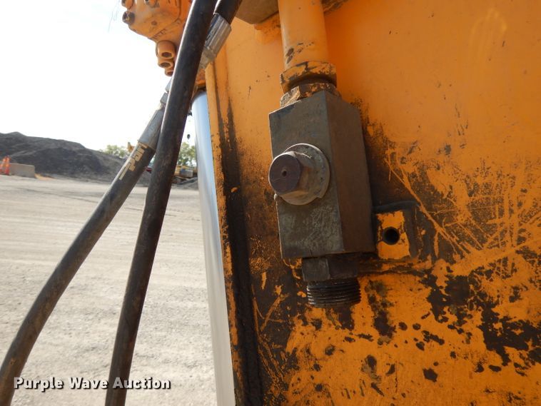 image for item DH3253 2006 Hyundai Robex 210LC-7  excavator