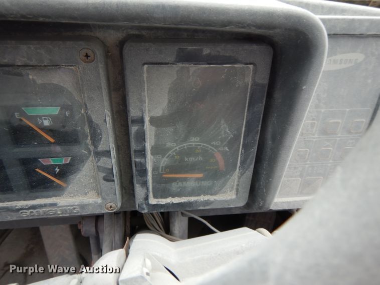 image for item DH3264 1996 Samsung SL120-2  wheel loader