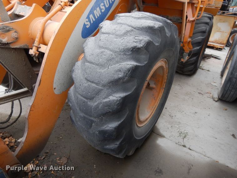 image for item DH3264 1996 Samsung SL120-2  wheel loader