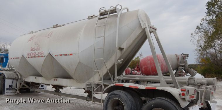 image for item DH3265 1985 Fruehauf HEB-F2-J1200 pneumatic dry bulk trailer