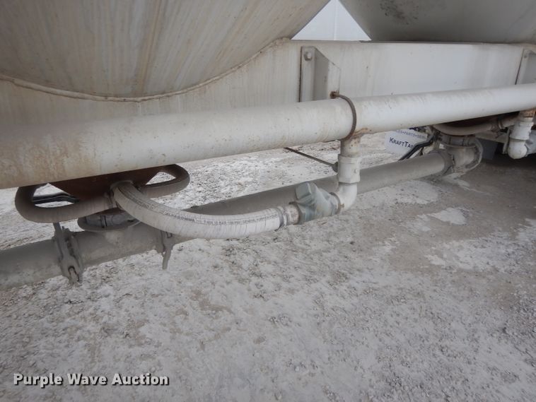 image for item DH3265 1985 Fruehauf HEB-F2-J1200 pneumatic dry bulk trailer