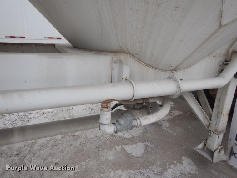 image for item DH3265 1985 Fruehauf HEB-F2-J1200 pneumatic dry bulk trailer