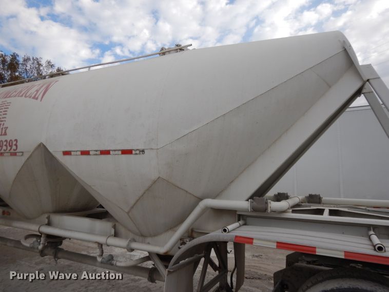 image for item DH3265 1985 Fruehauf HEB-F2-J1200 pneumatic dry bulk trailer