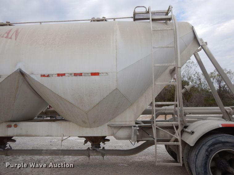 image for item DH3265 1985 Fruehauf HEB-F2-J1200 pneumatic dry bulk trailer