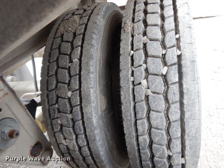 image for item DH3265 1985 Fruehauf HEB-F2-J1200 pneumatic dry bulk trailer