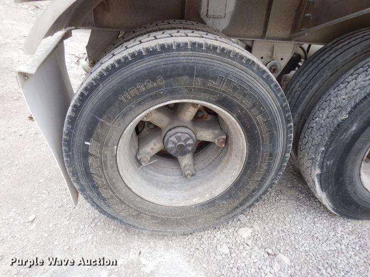 image for item DH3265 1985 Fruehauf HEB-F2-J1200 pneumatic dry bulk trailer