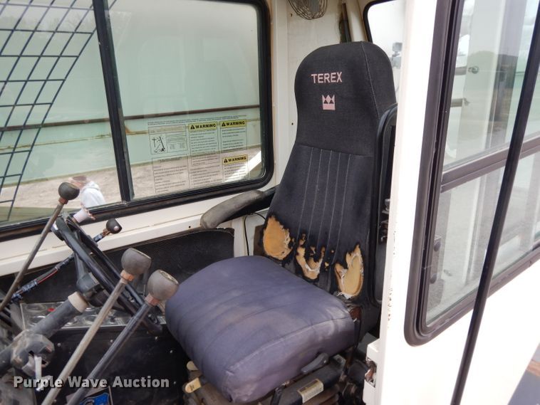 image for item DH3286 2001 Terex RT230  crane