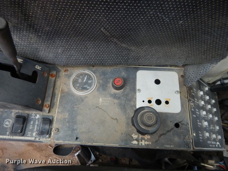 image for item DH3286 2001 Terex RT230  crane