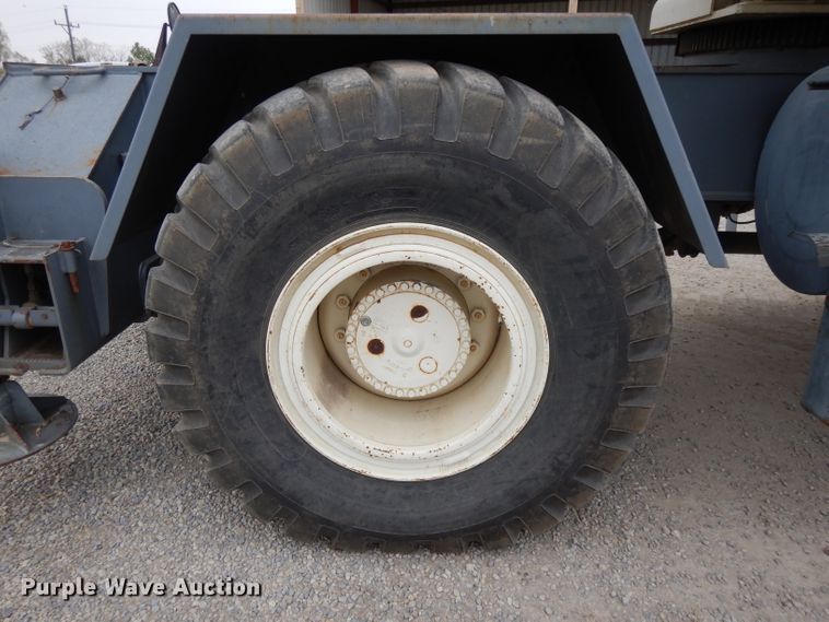 image for item DH3286 2001 Terex RT230  crane