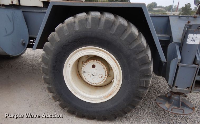 image for item DH3286 2001 Terex RT230  crane