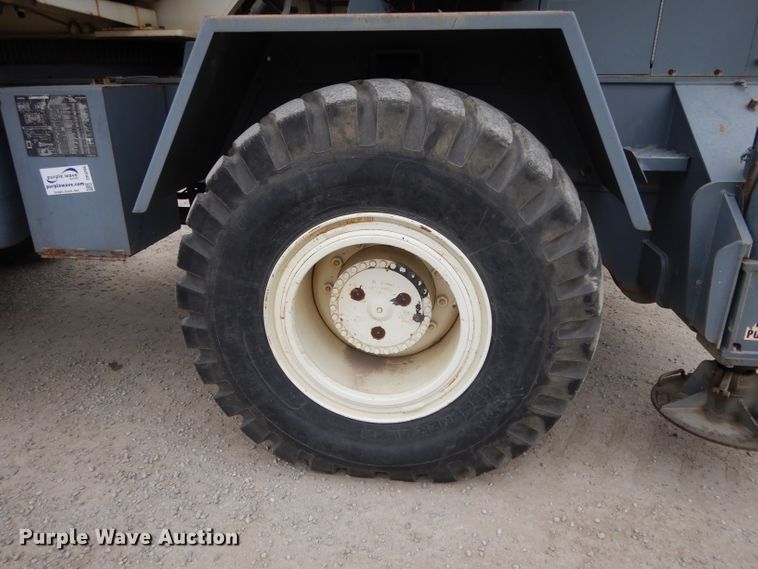 image for item DH3286 2001 Terex RT230  crane