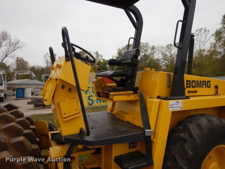 image for item DH3291 1998 Bomag BW172PD-2  vibratory single drum roller