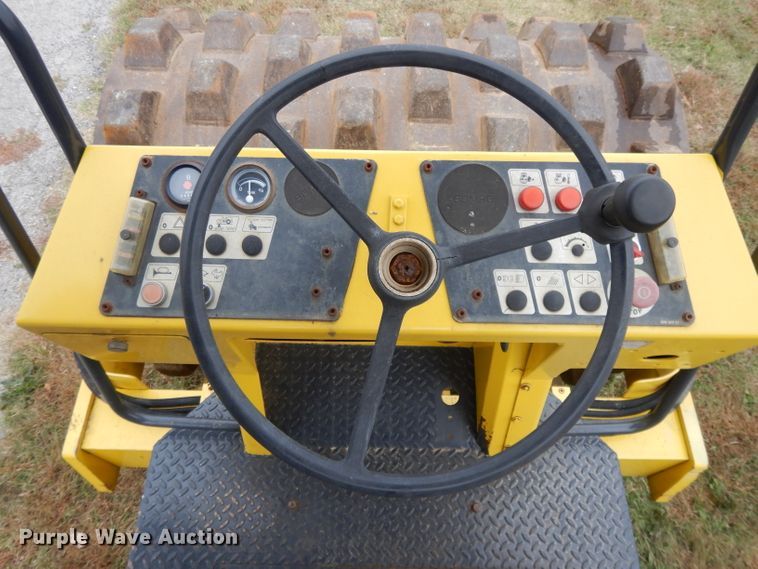 image for item DH3291 1998 Bomag BW172PD-2  vibratory single drum roller